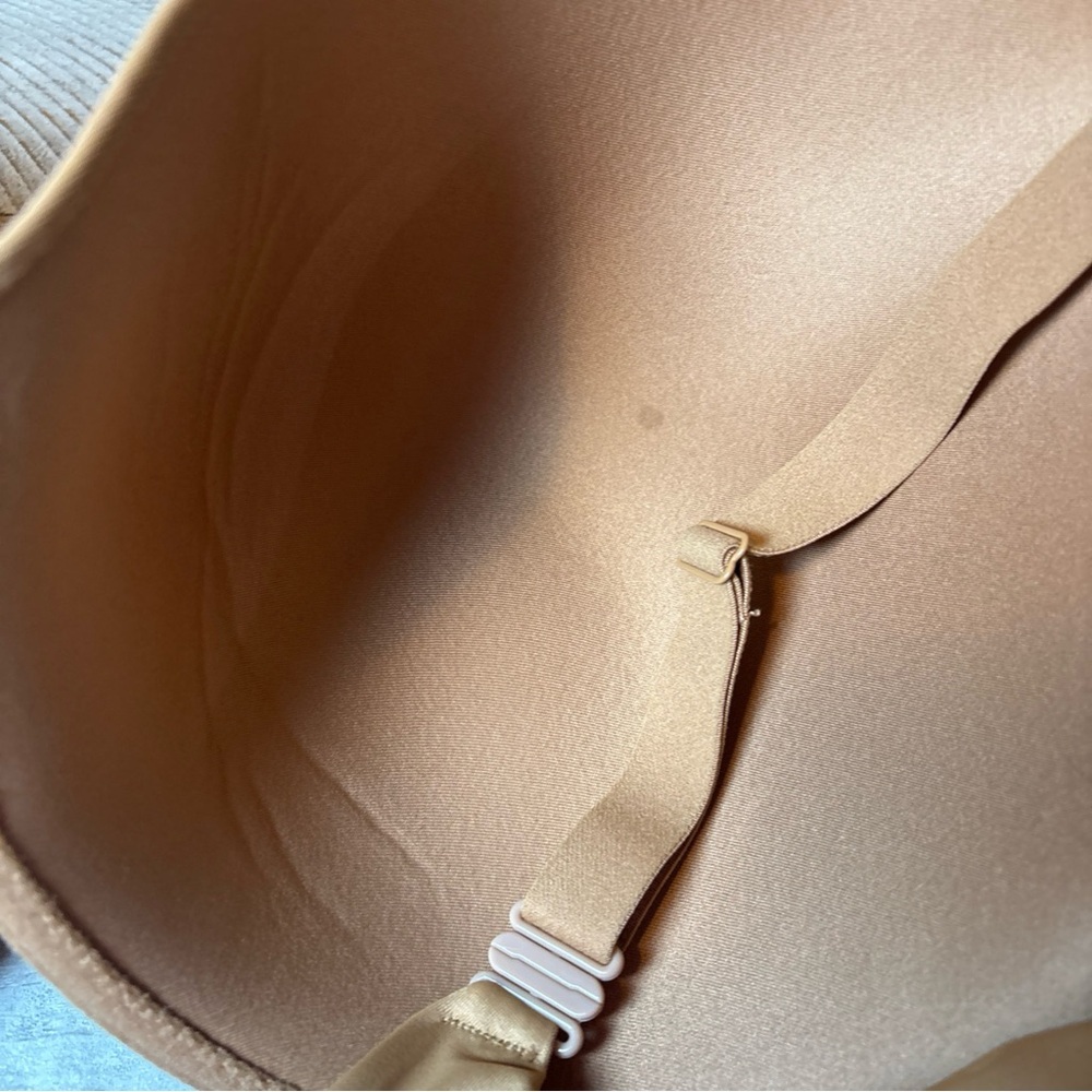 Old Navy Lightly Lined Full Coverage Underwire T-Shirt Bra size 44DD - Picture 12 of 13